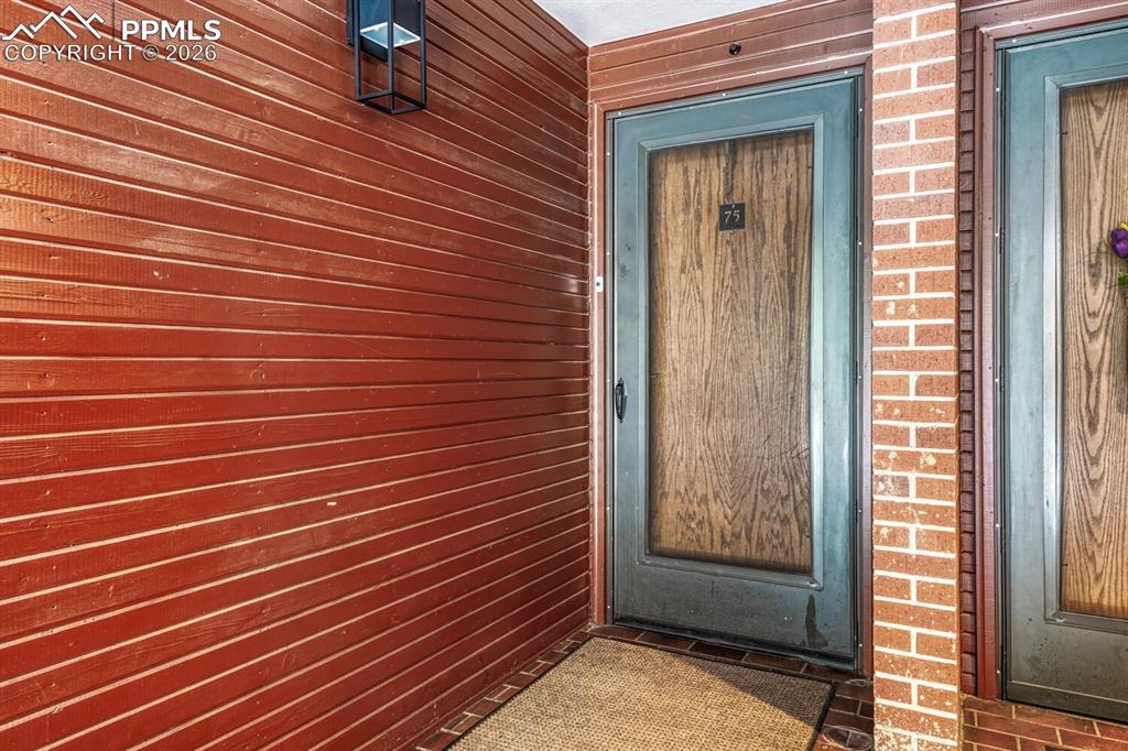 Image 6 of 50: Entry