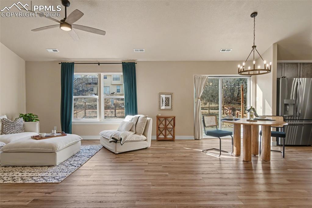 Image 16 of 25: Living Room