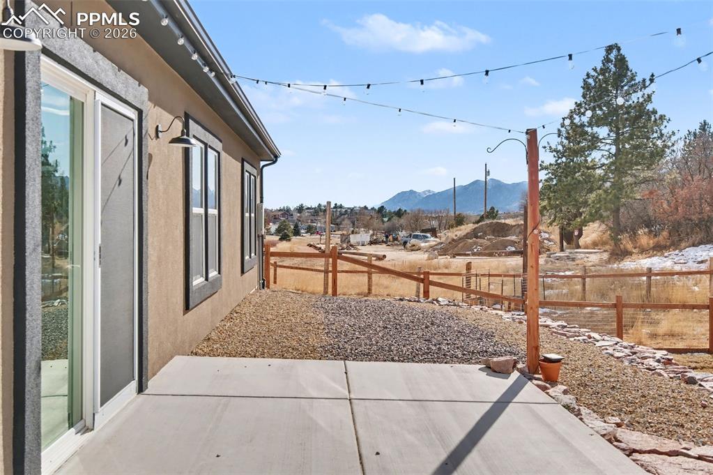 Image 24 of 25: Patio