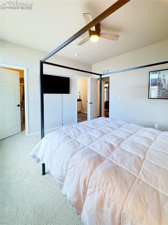 Image 20 of 34: Bedroom