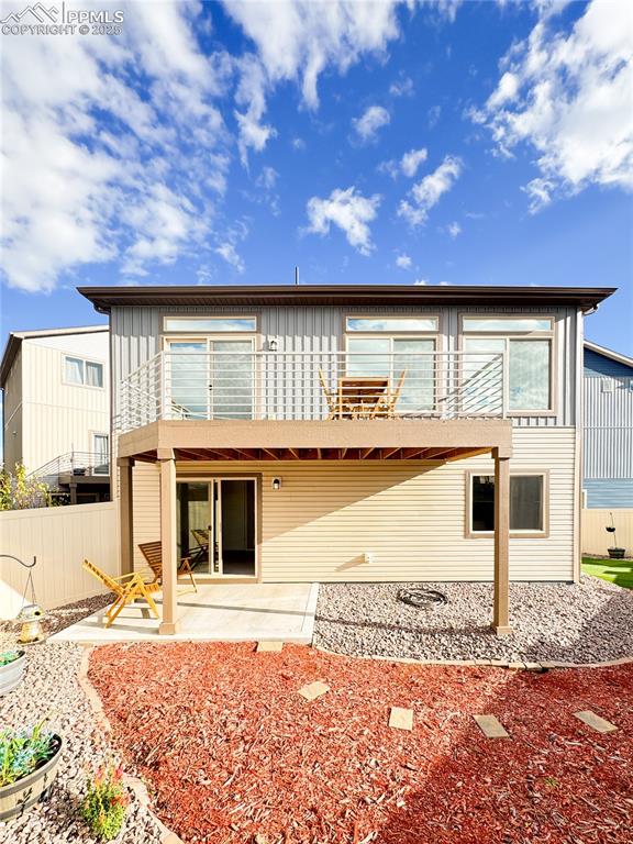 Image 32 of 34: Back of Structure