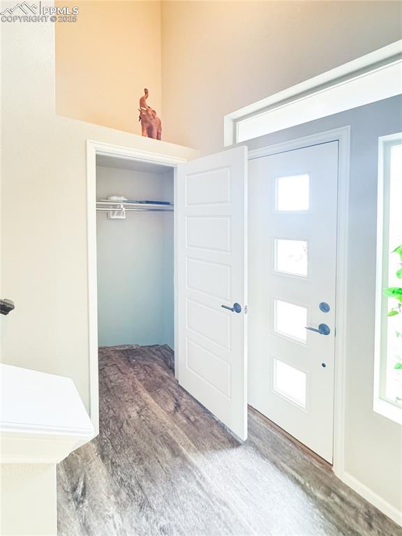 Image 5 of 34: Closet