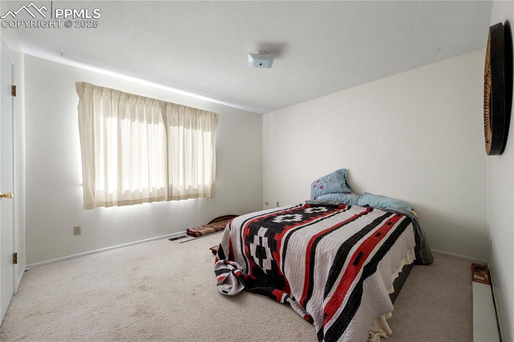 Image 6 of 19: Bedroom