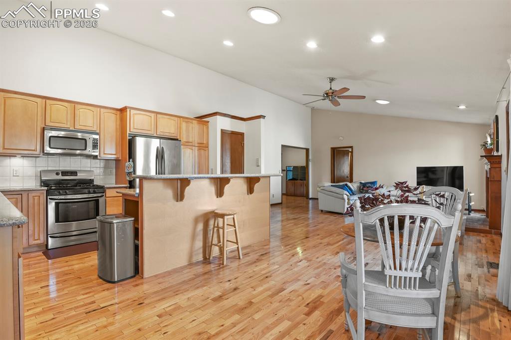 Image 9 of 42: Kitchen