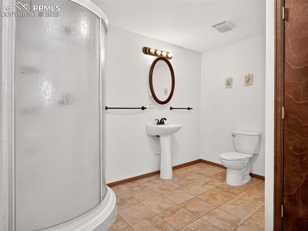 Image 31 of 45: 3/4 bathroom