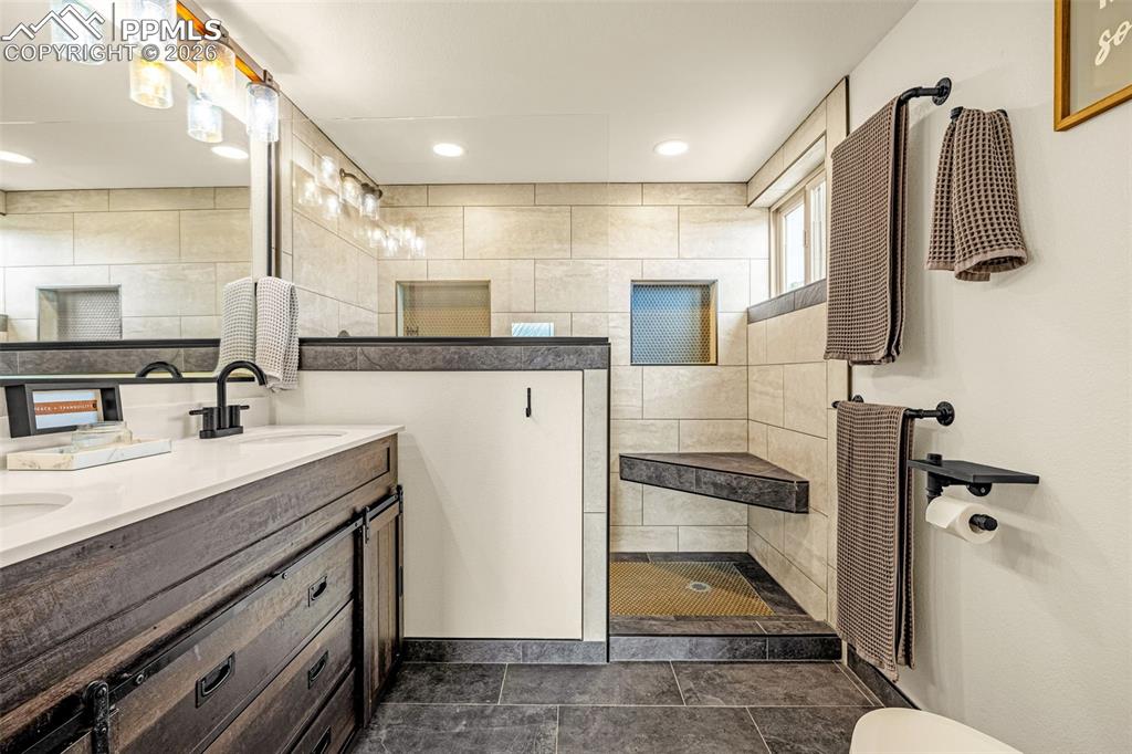 Image 10 of 46: Bathroom