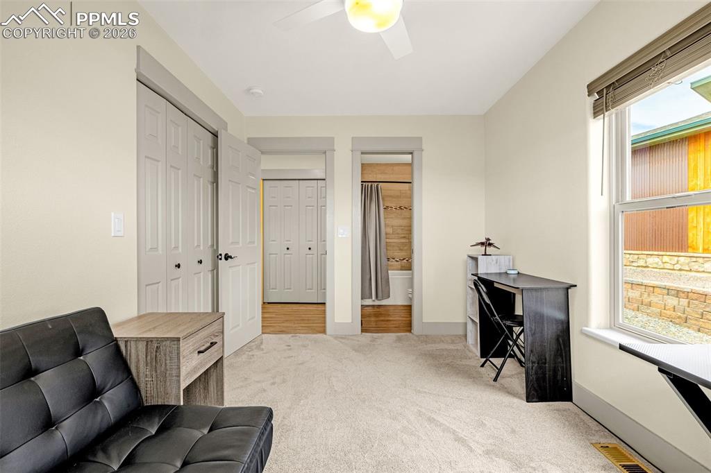 Image 13 of 46: Sitting Room