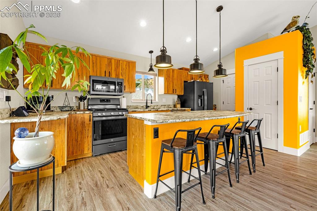 Image 5 of 46: Kitchen