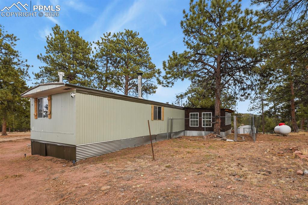 Image 21 of 36: Side of Structure