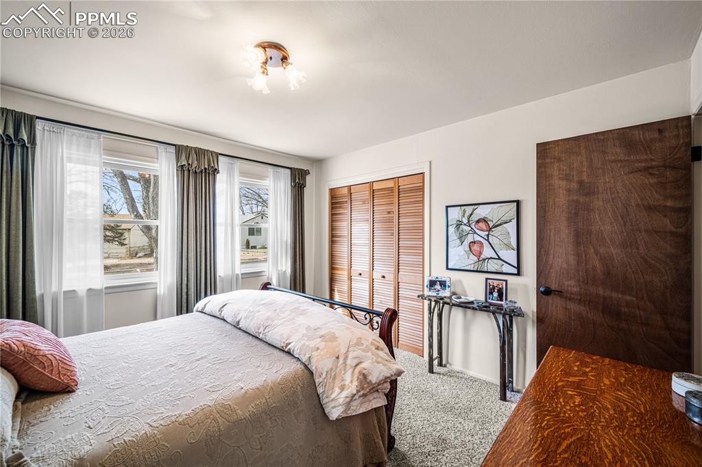 Image 16 of 47: Bedroom