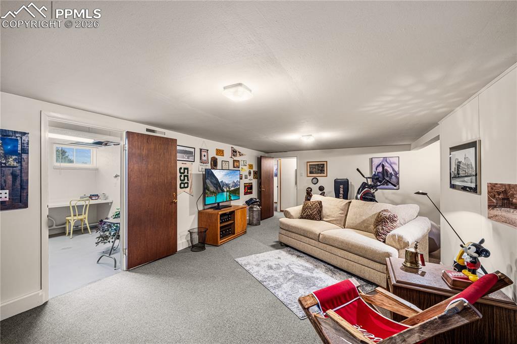 Image 23 of 47: Living Room