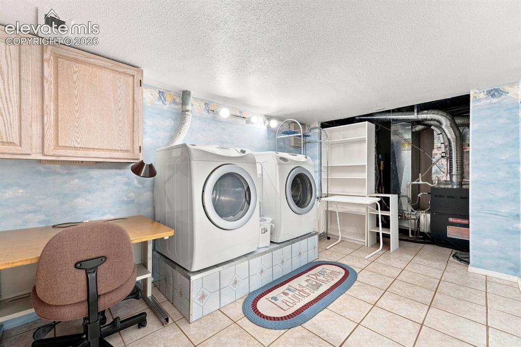 Image 30 of 42: Laundry