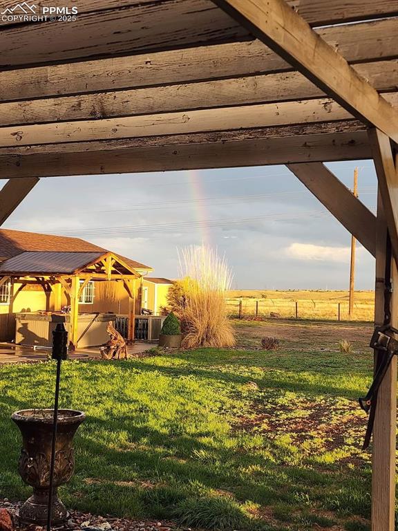 Image 31 of 44: Yard