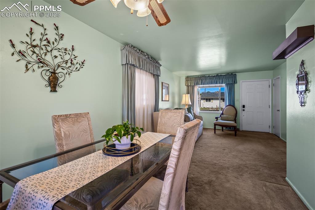 Image 11 of 45: Dining Area