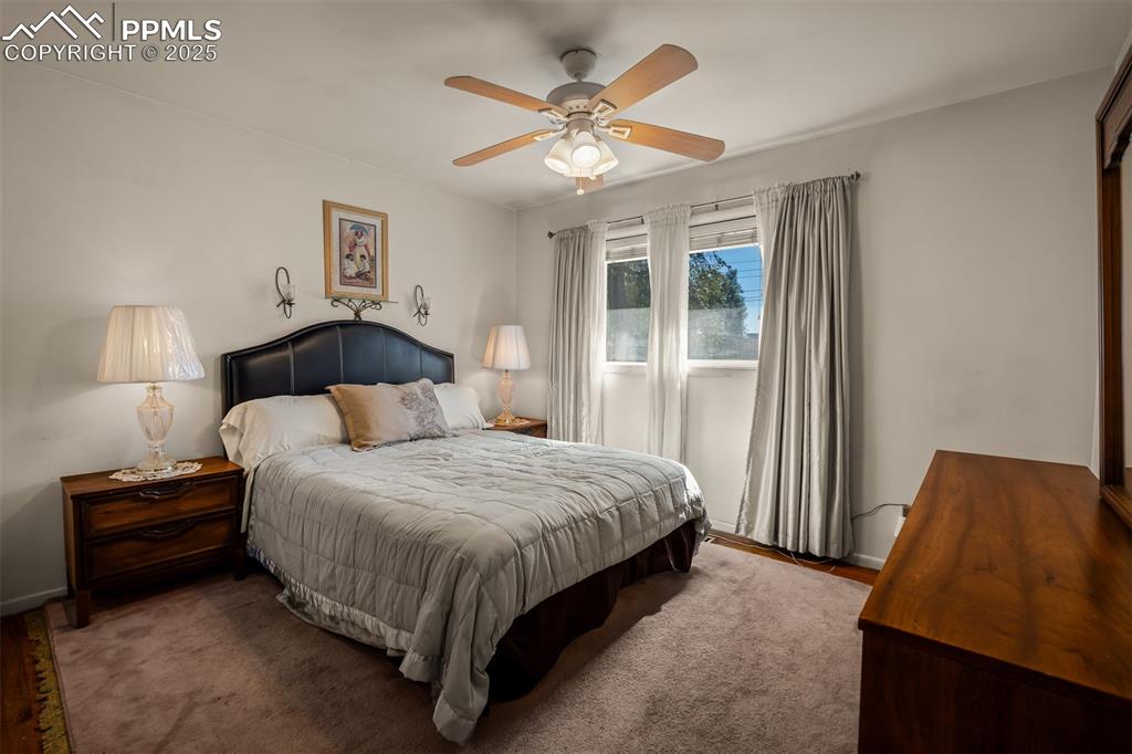 Image 23 of 45: Bedroom