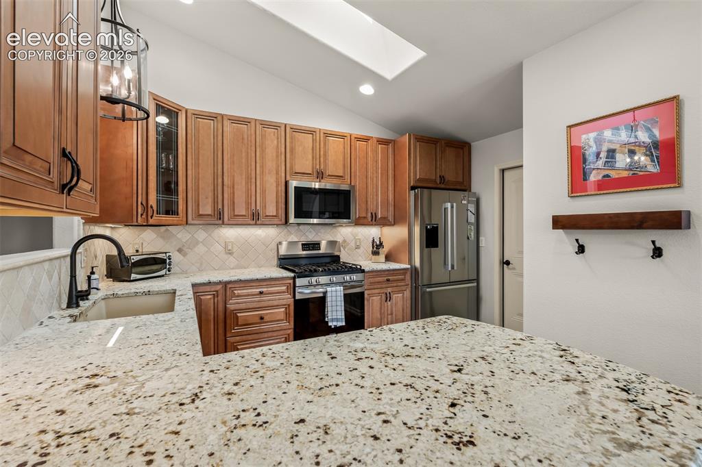 Image 20 of 47: Kitchen