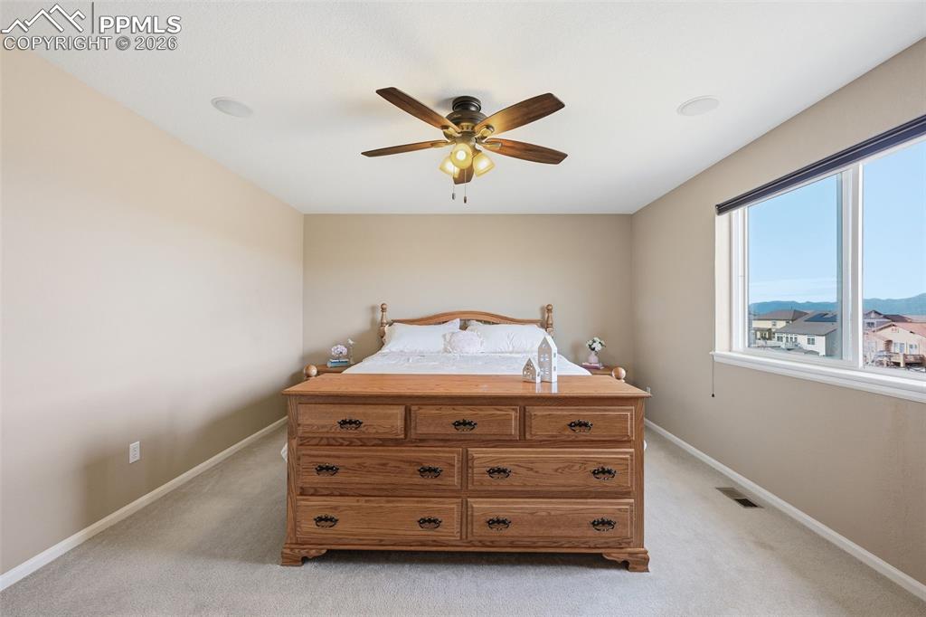 Image 19 of 38: Bedroom