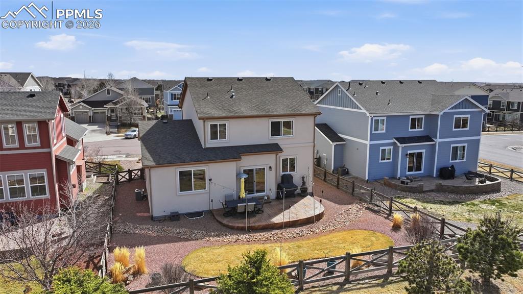 Image 28 of 38: Back of Structure