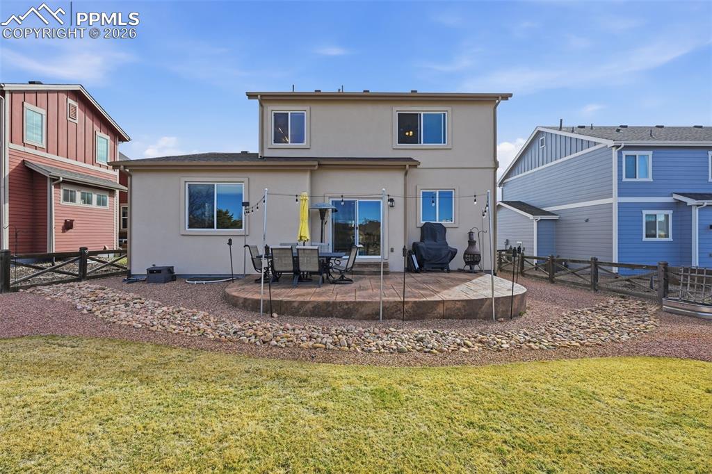 Image 29 of 38: Back of Structure