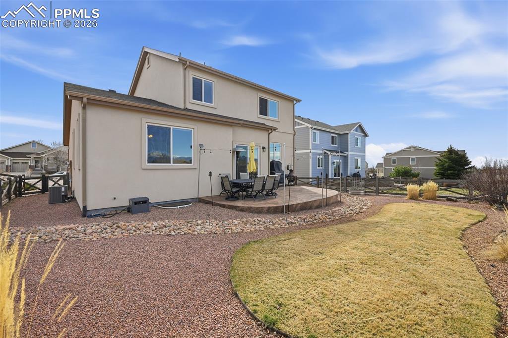 Image 30 of 38: Back of Structure