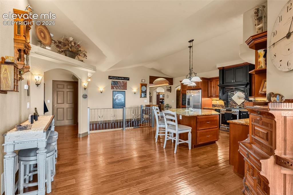 Image 12 of 50: Kitchen