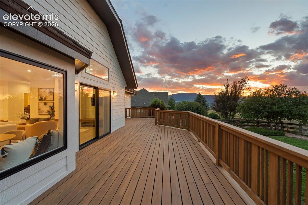 Image 11 of 33: Deck