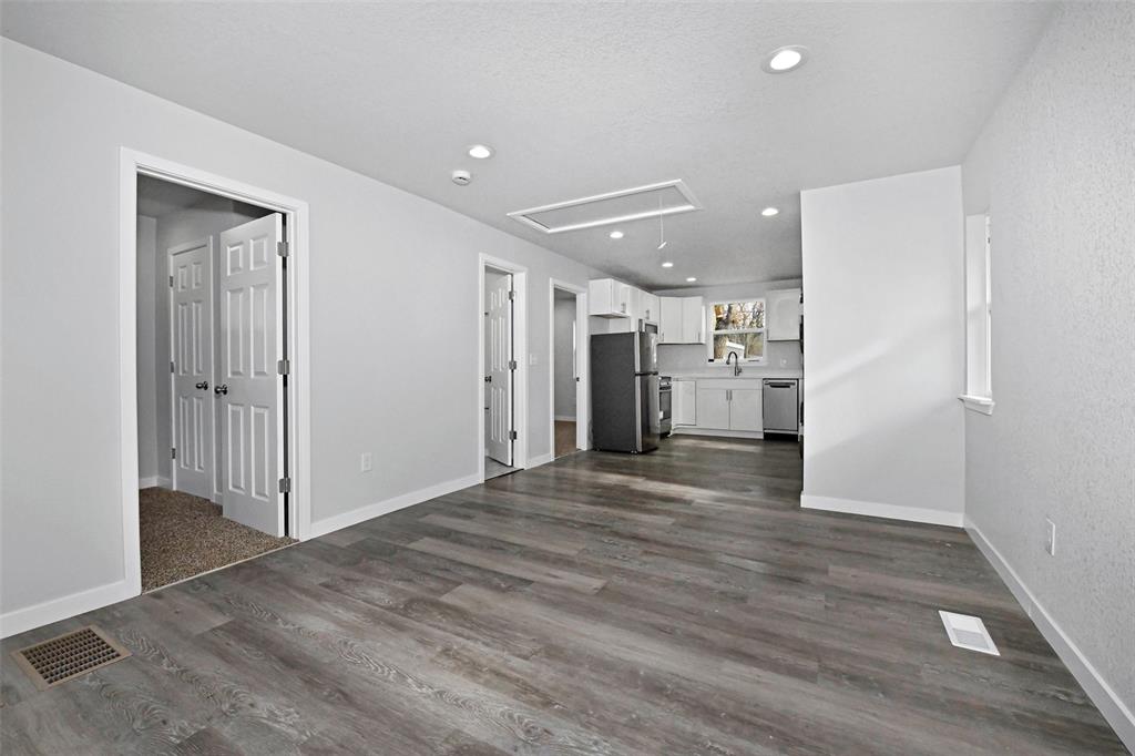 Image 12 of 22: Living Room