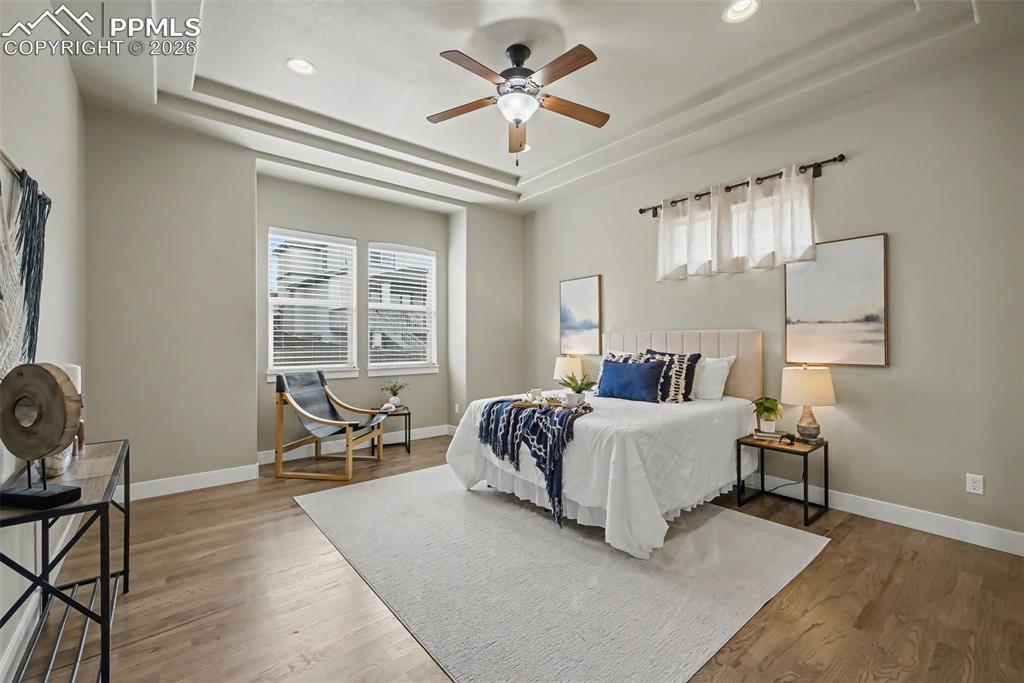 Image 18 of 46: Bedroom