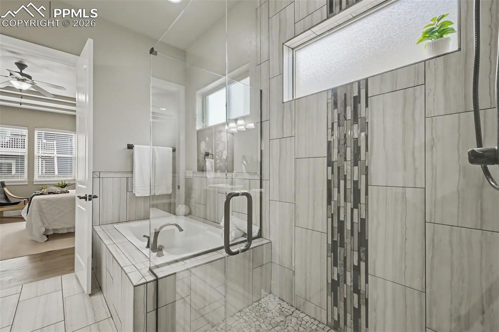 Image 22 of 46: Bathroom