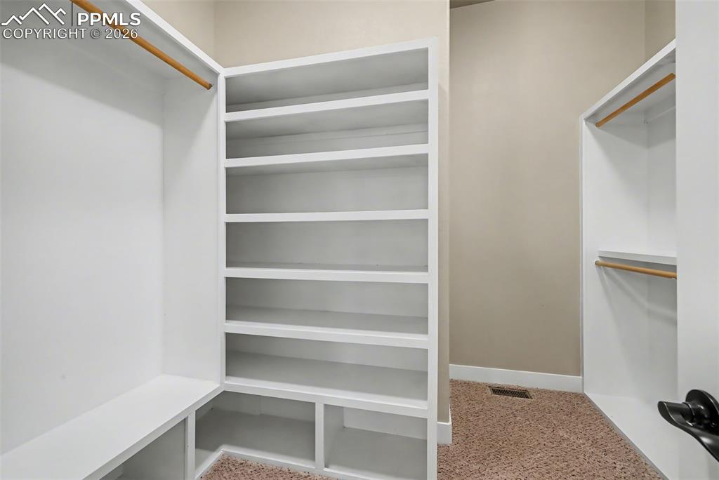 Image 23 of 46: Closet