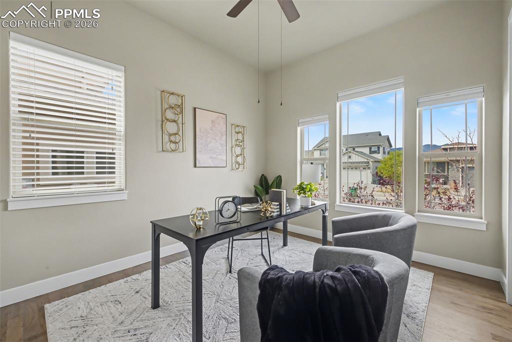 Image 24 of 46: Office