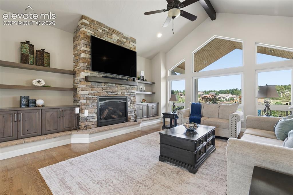 Image 9 of 50: Living Room
