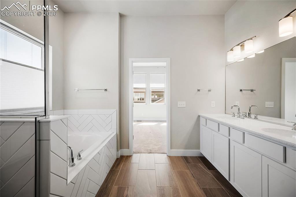 Image 28 of 50: No Description Available