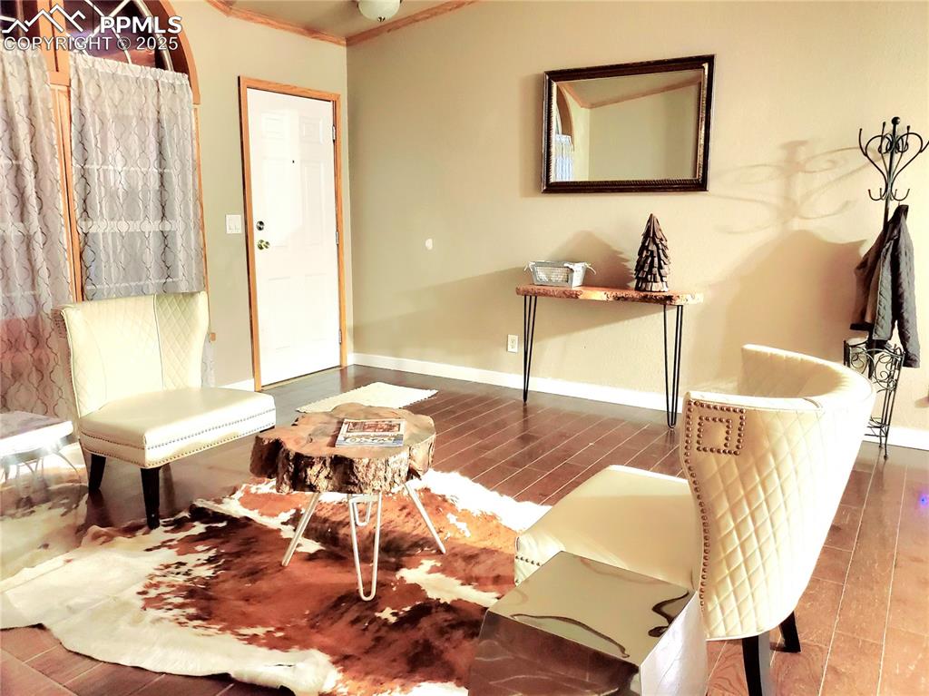 Image 11 of 50: Living Room