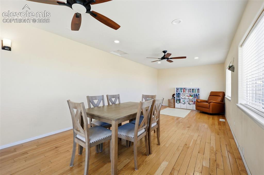 Image 16 of 38: Dining Area