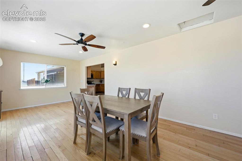 Image 17 of 38: Dining Area