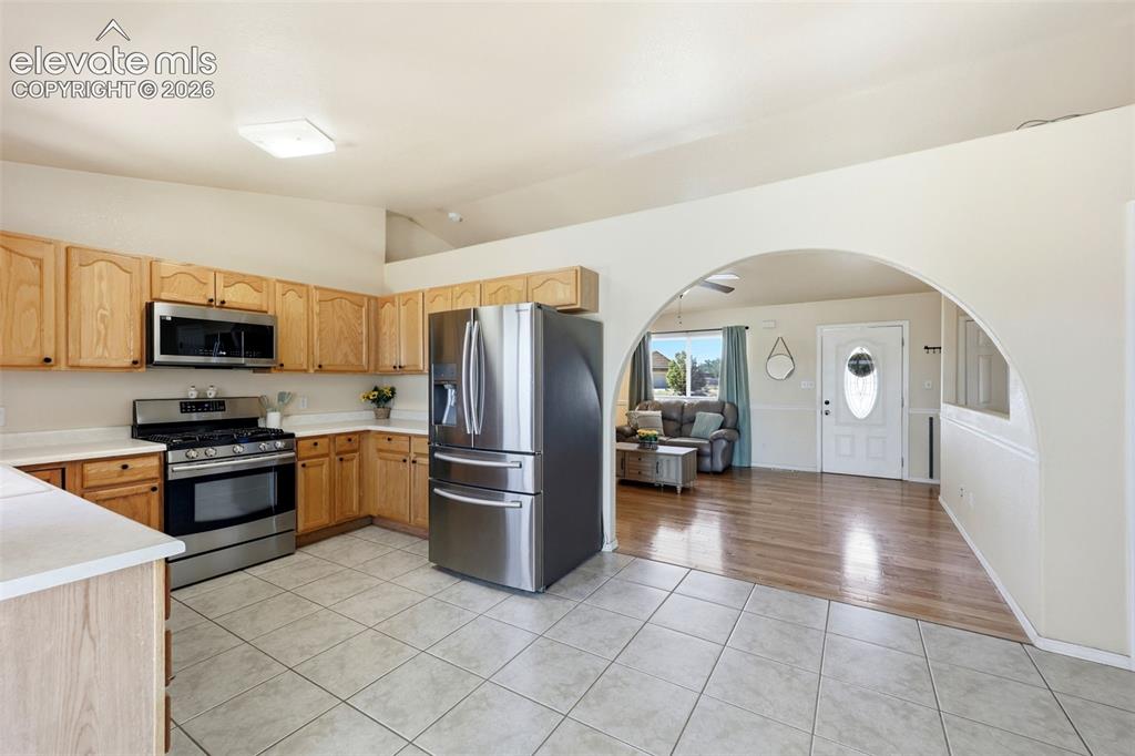 Image 9 of 38: Kitchen