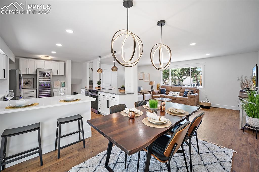 Image 15 of 48: Dining Area