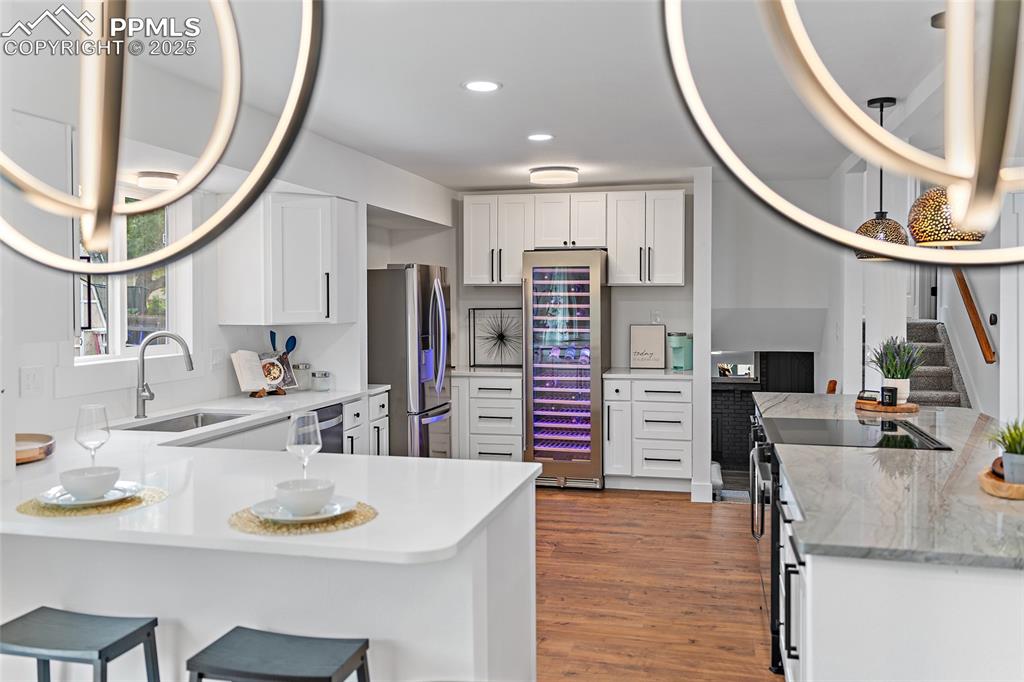 Image 16 of 48: Kitchen