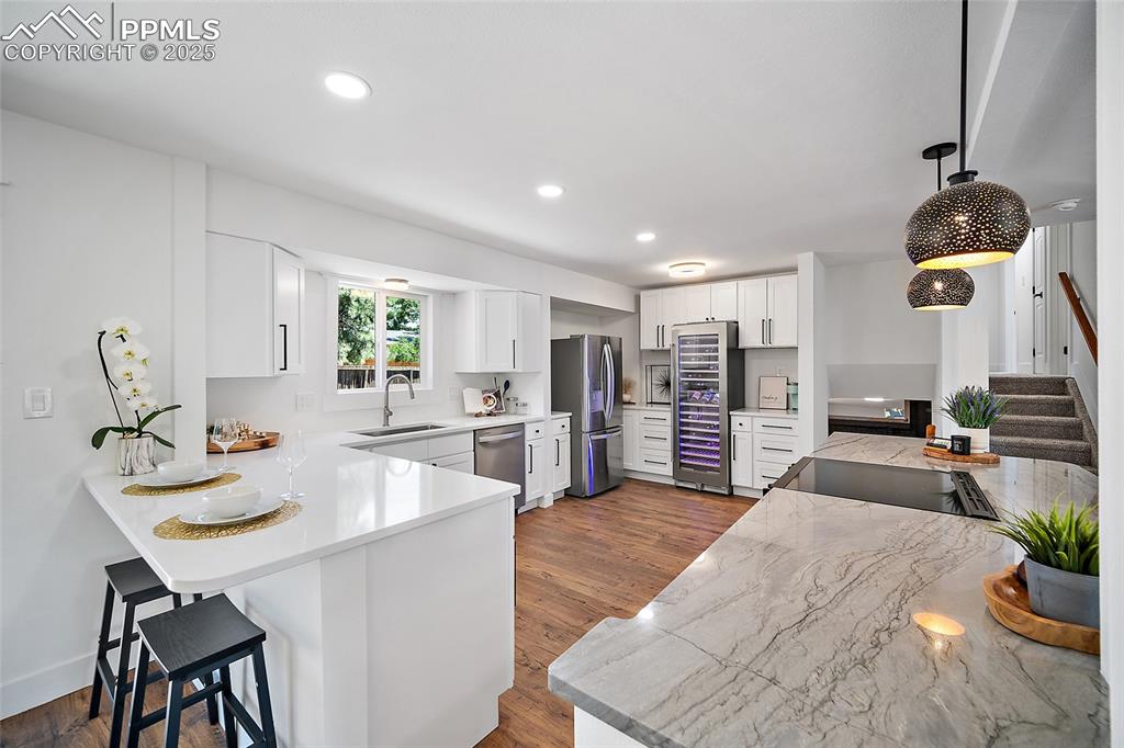 Image 17 of 48: Kitchen