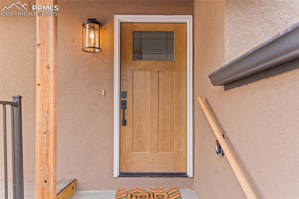Image 7 of 48: Entry