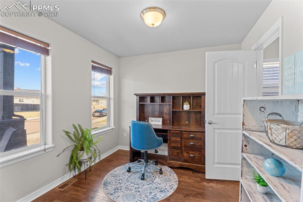 Image 6 of 40: Office