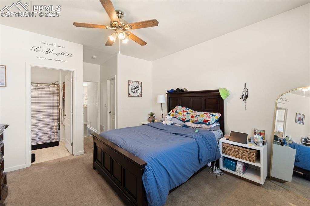 Image 17 of 22: Bedroom