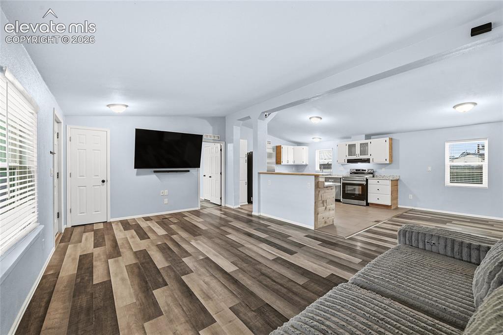 Image 6 of 30: Family Room