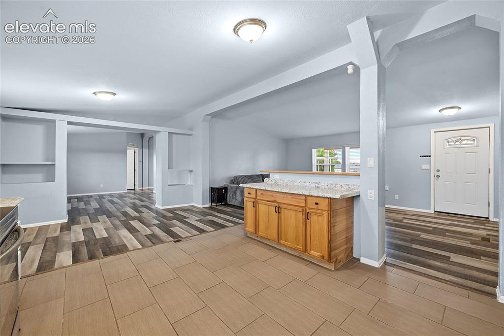 Image 9 of 30: Kitchen