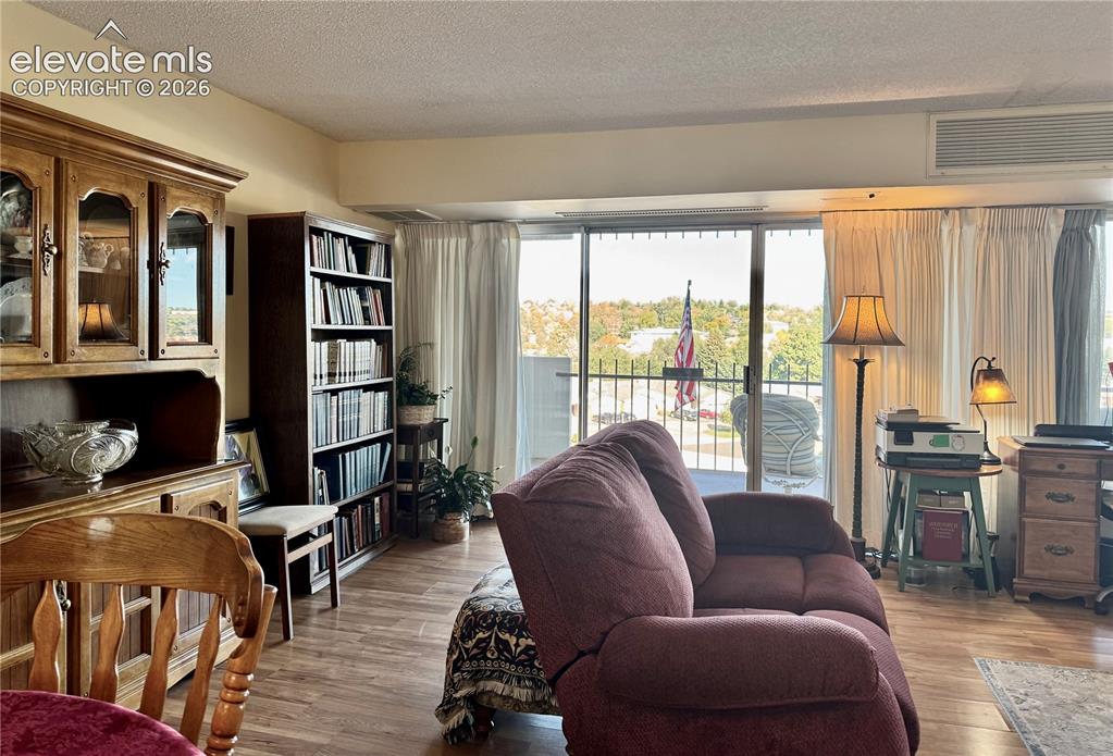 Image 8 of 25: Living Room