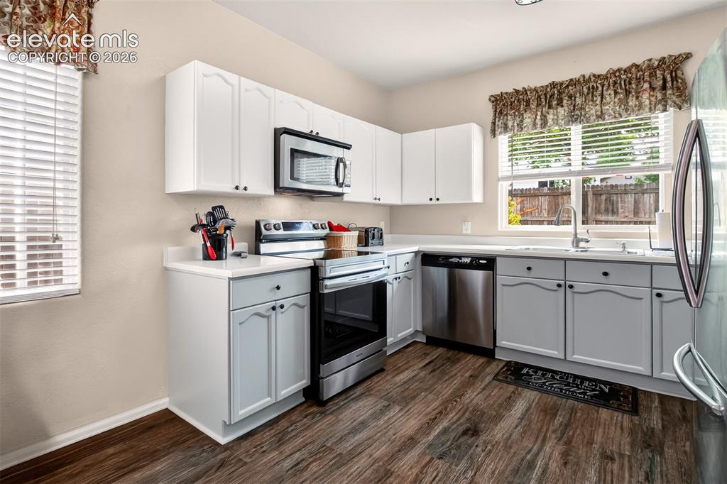 Image 10 of 46: Kitchen