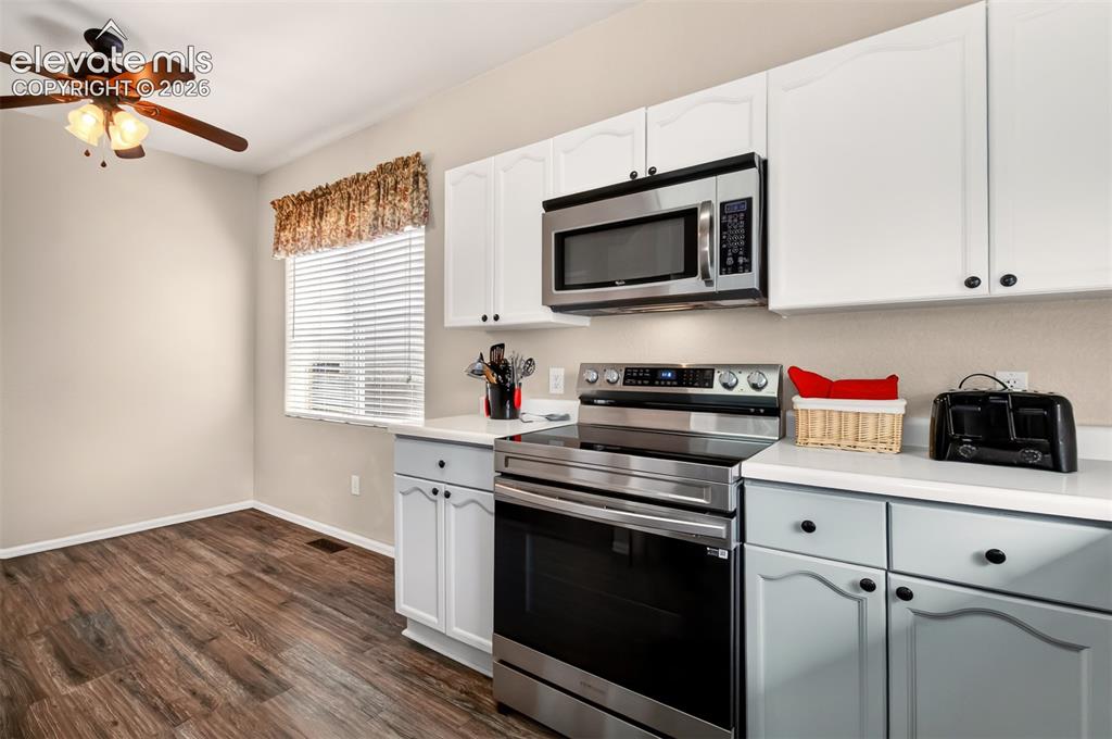 Image 11 of 46: Kitchen
