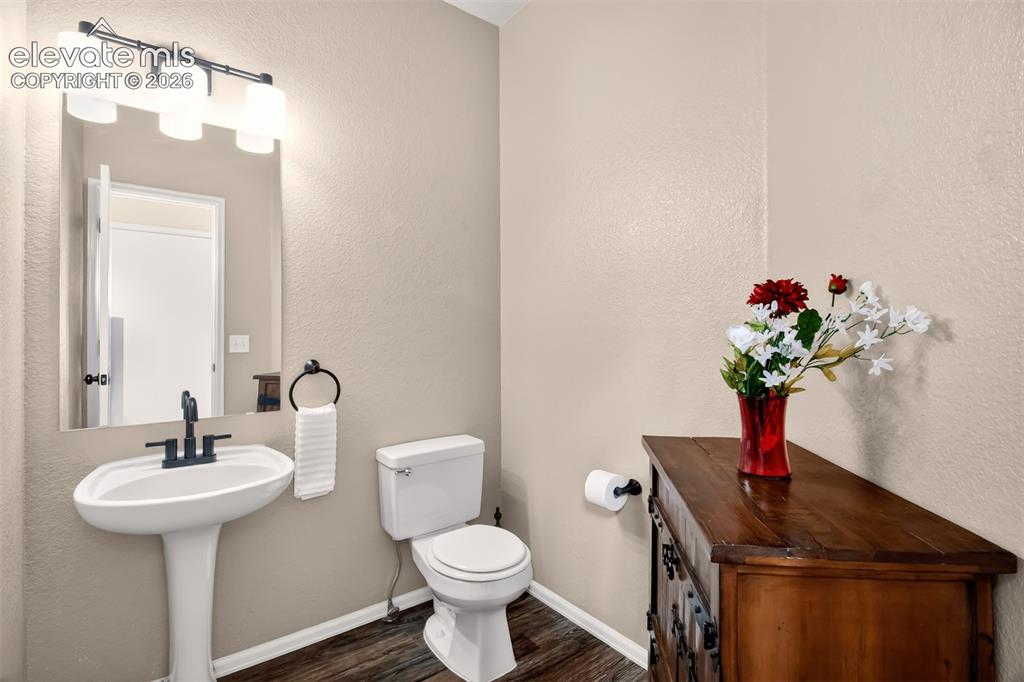 Image 17 of 46: Bathroom