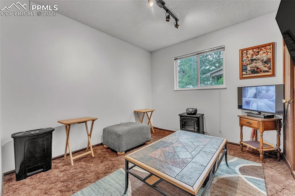 Image 17 of 45: Sitting Room